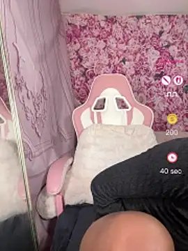 Snapshot of mismialove chatting on 24, 5, 2026 mismialove online show from 24, 5, 2026