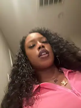 Snapshot of mismialove chatting on 28, 5, 2026 mismialove online show from 28, 5, 2026