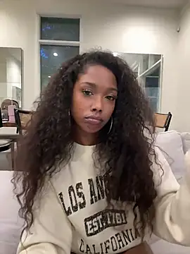 Snapshot of mismialove chatting on 13, 6, 2026 mismialove online show from 13, 6, 2026