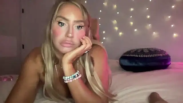 Fitnessbabe69 online show from 5, 10, 2025